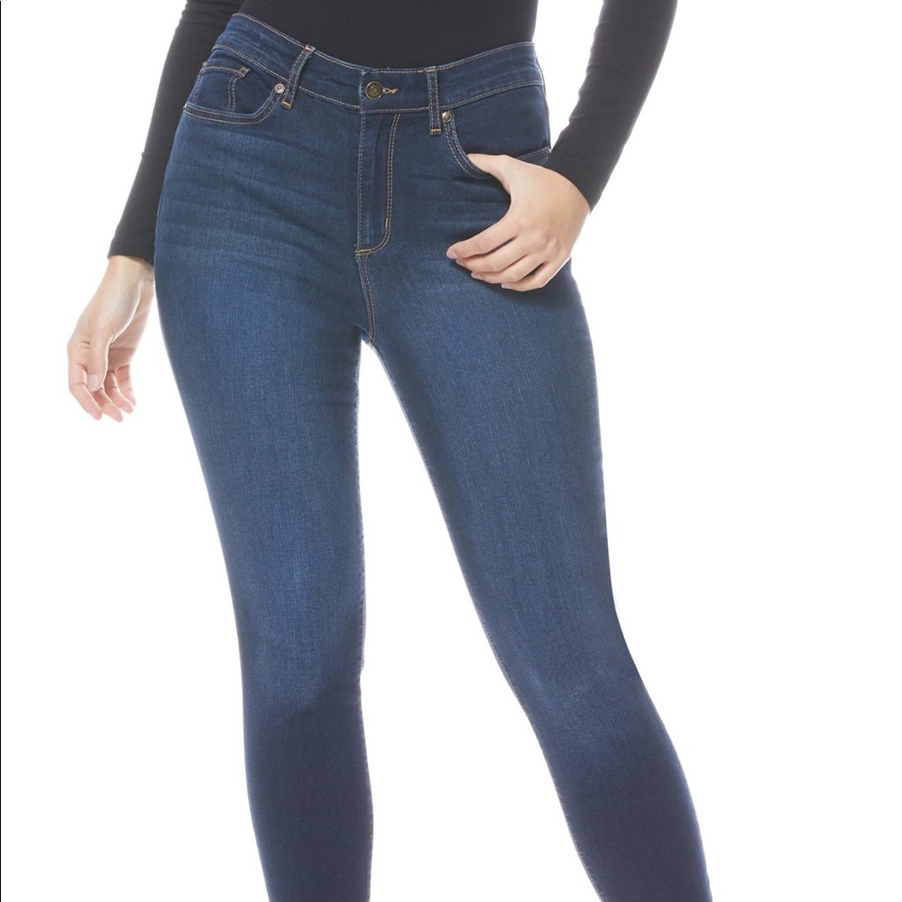 Sofia Vergara jeans 22 short